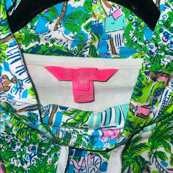 NWOT Lilly Pulitzer Jax Long Sleeved Popover Sprout Green, Lilly on Holiday - Picture 3 of 3